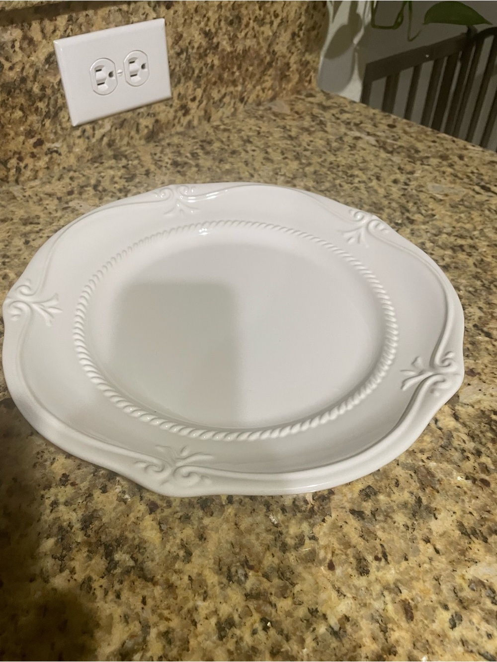 White Decorative plate  - Classic Rope Detail